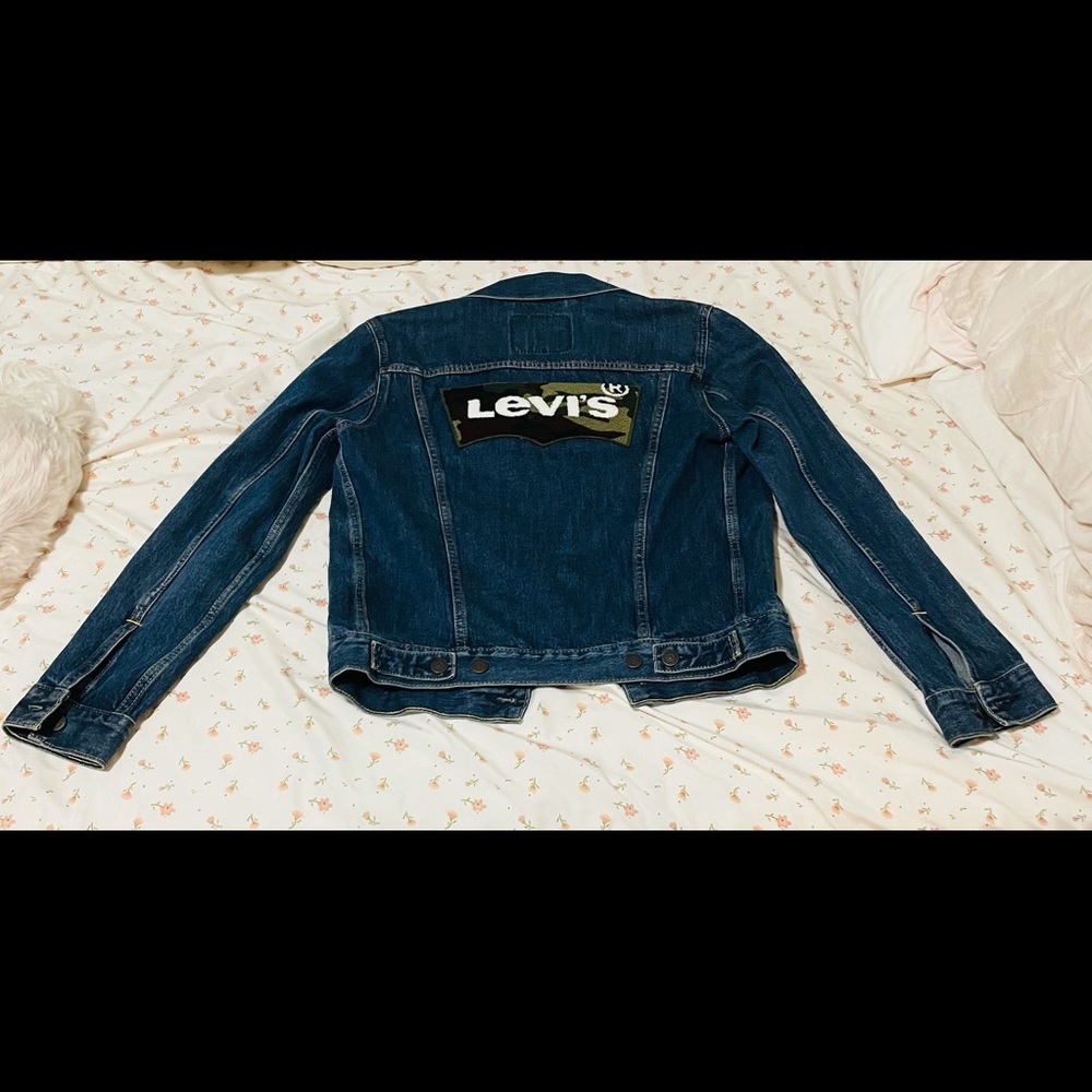 Levis jeans jacket - Picture 3 of 3